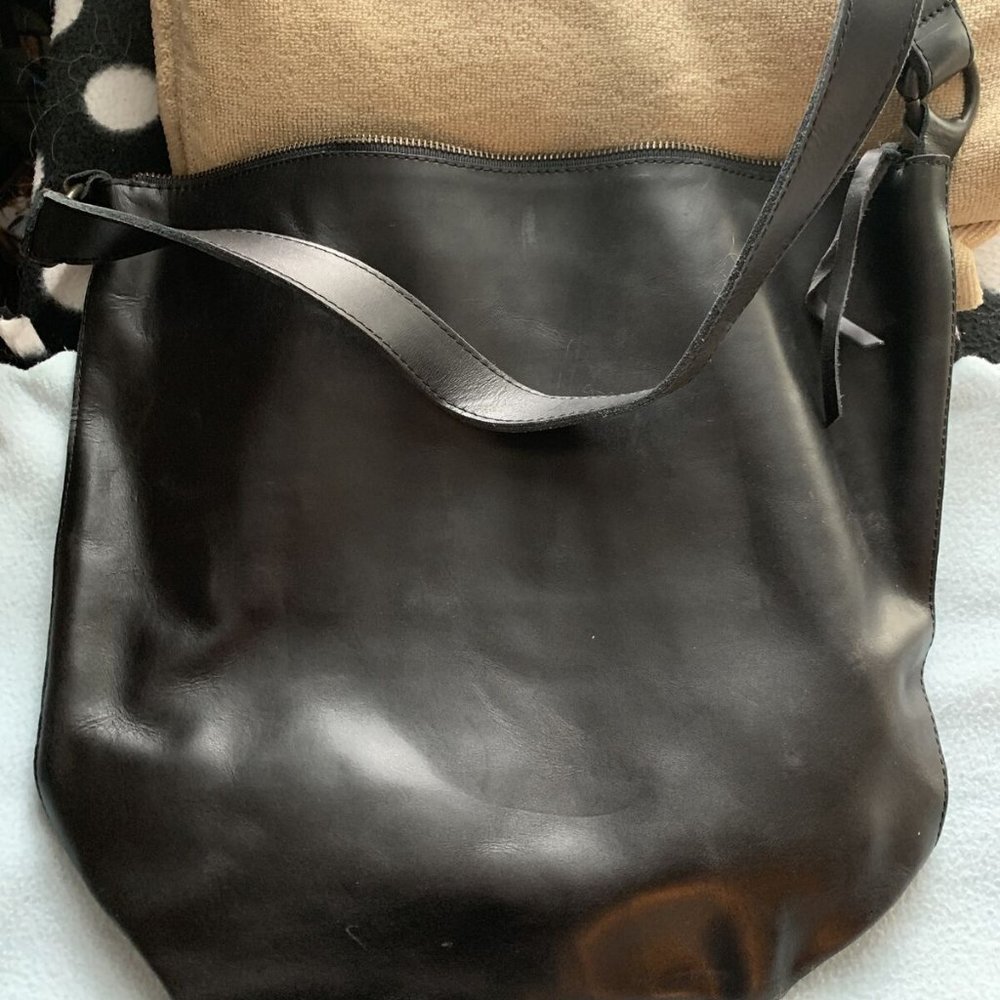 FASHION ABLE LOCAL + GLOBAL Black Leather Tote Bag Handbag Womens
